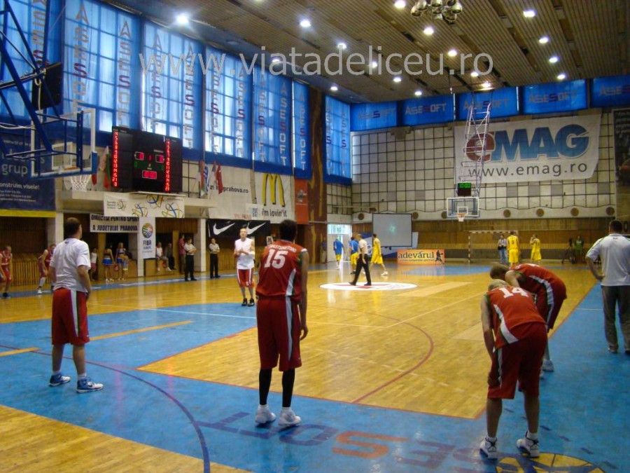 poze-romania-belarus-baschet-1