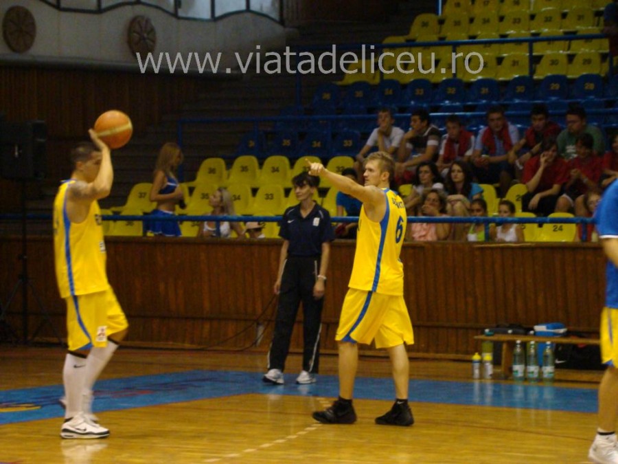poze-romania-belarus-baschet-2
