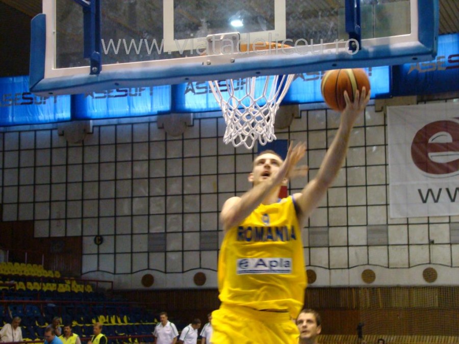 poze-romania-belarus-baschet-4